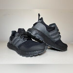 Adidas woman ultra boost Black and Dark Gray Athletic Shoes NEW